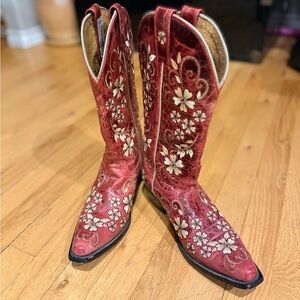 Shyanne Leather Red ish/Rosey Floral Embroidered Cowgirl Heeled Boots